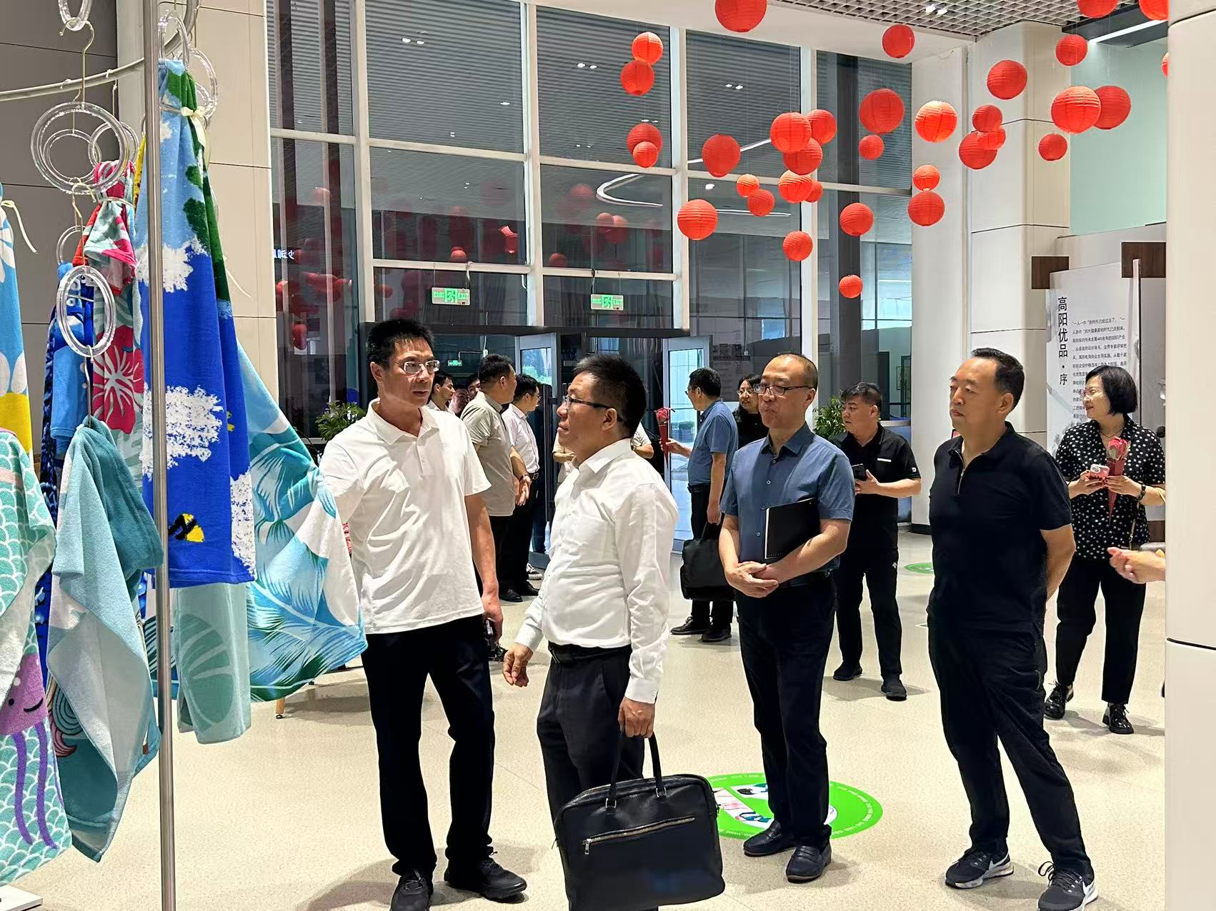 孙县长带队参观巾巾乐道