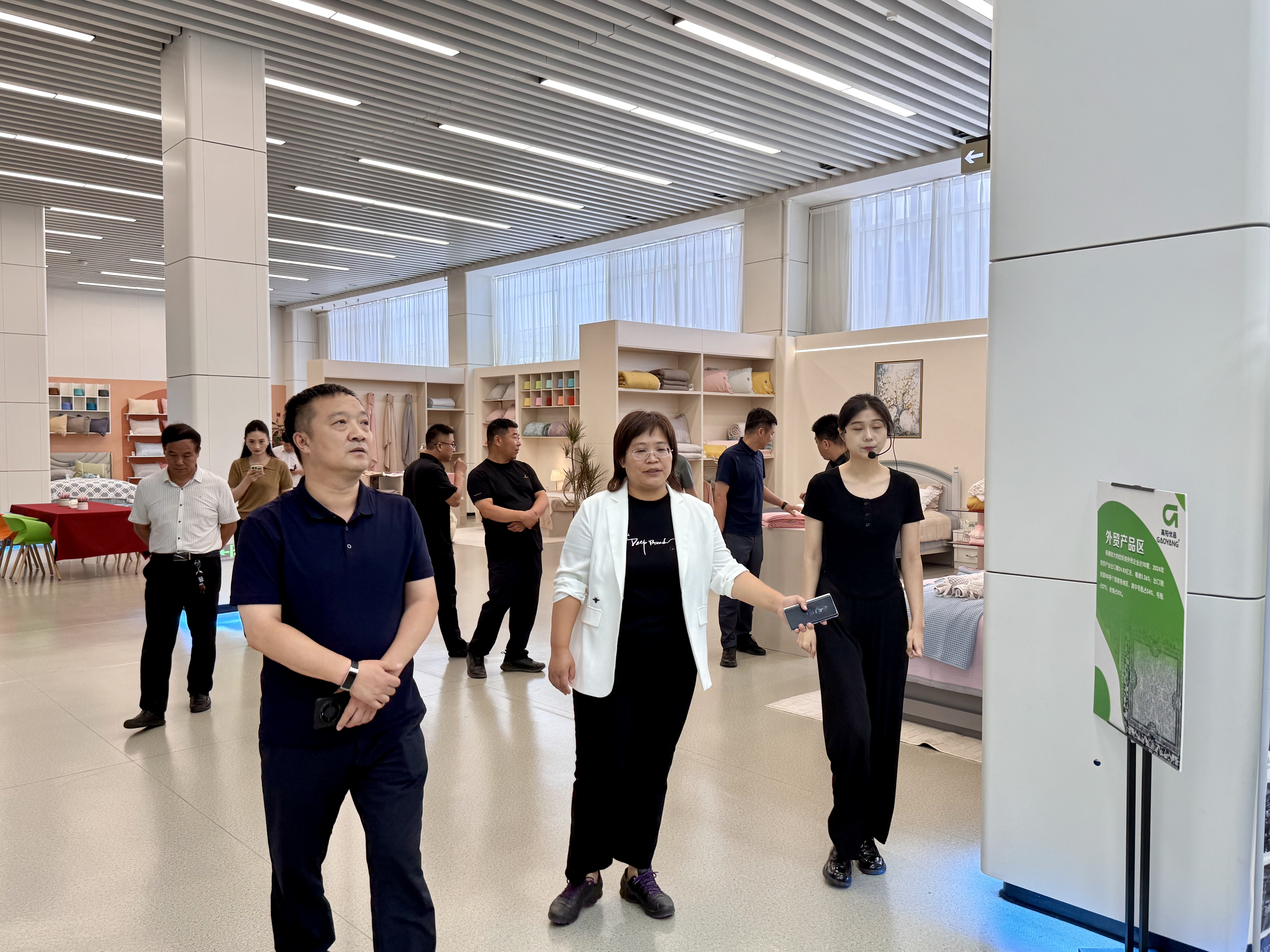 黑龙江北安市领导一行参观巾巾乐道