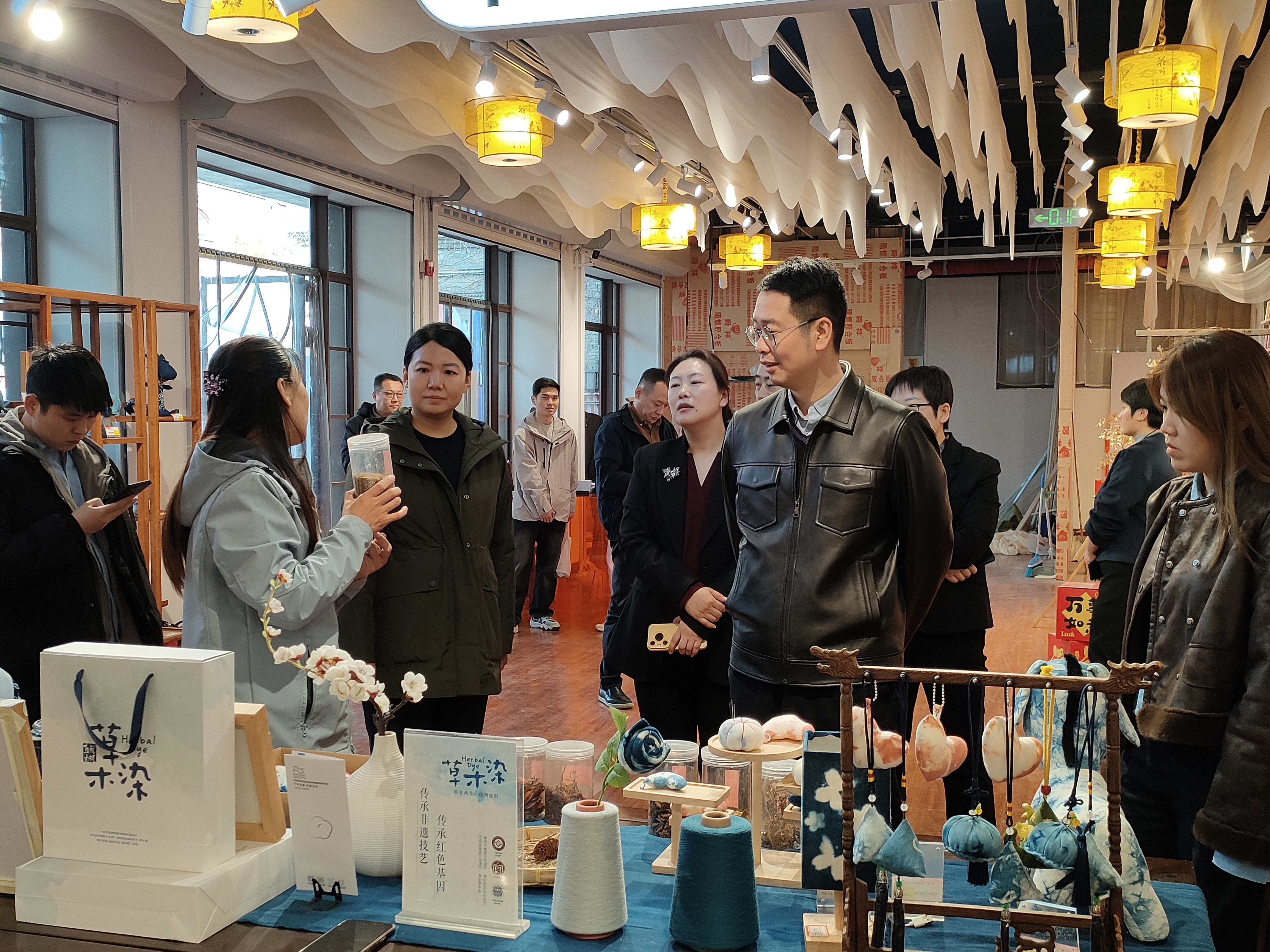 省宣传部参观柔软市集