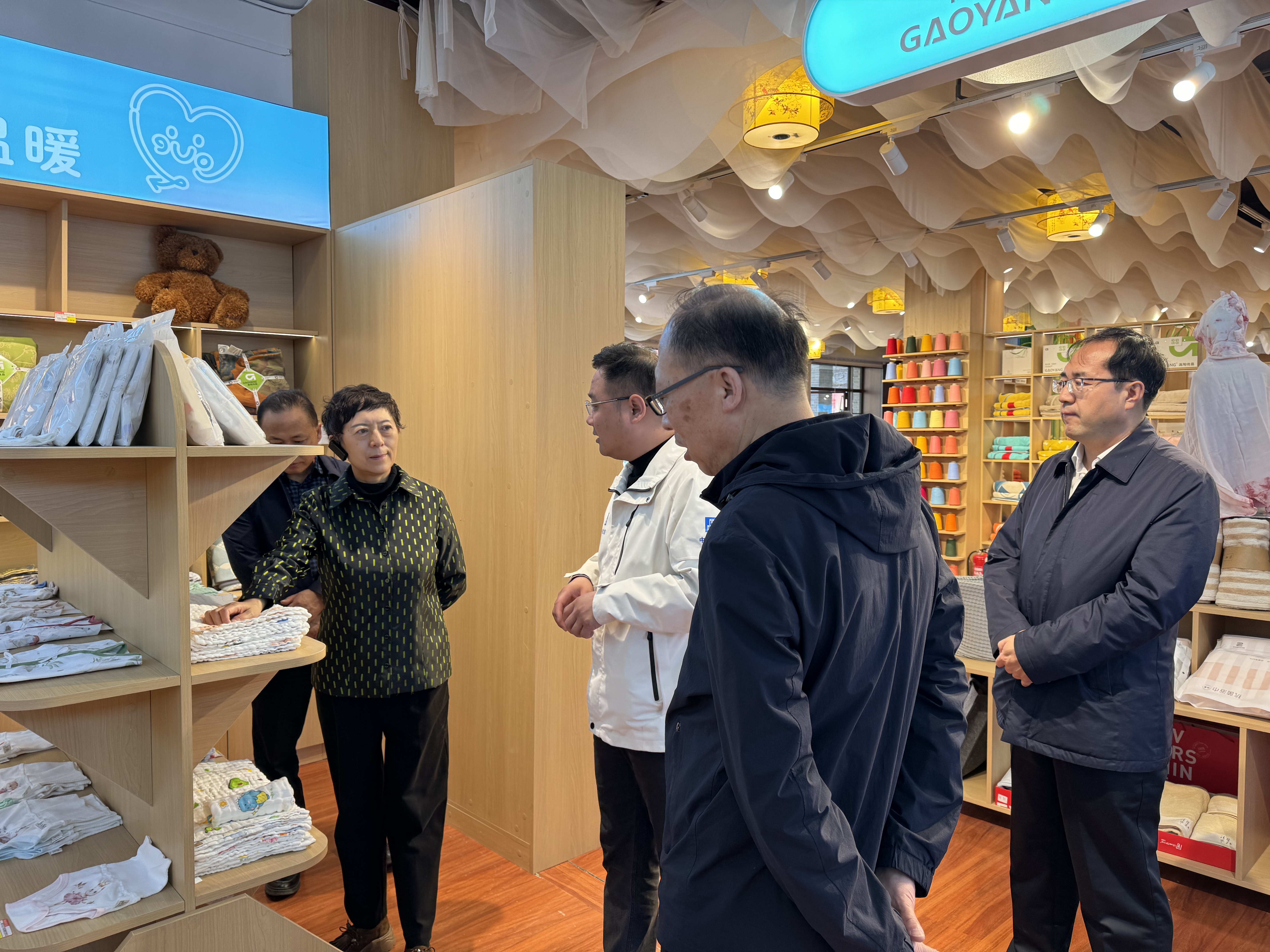 青海省商务厅参观柔软市集