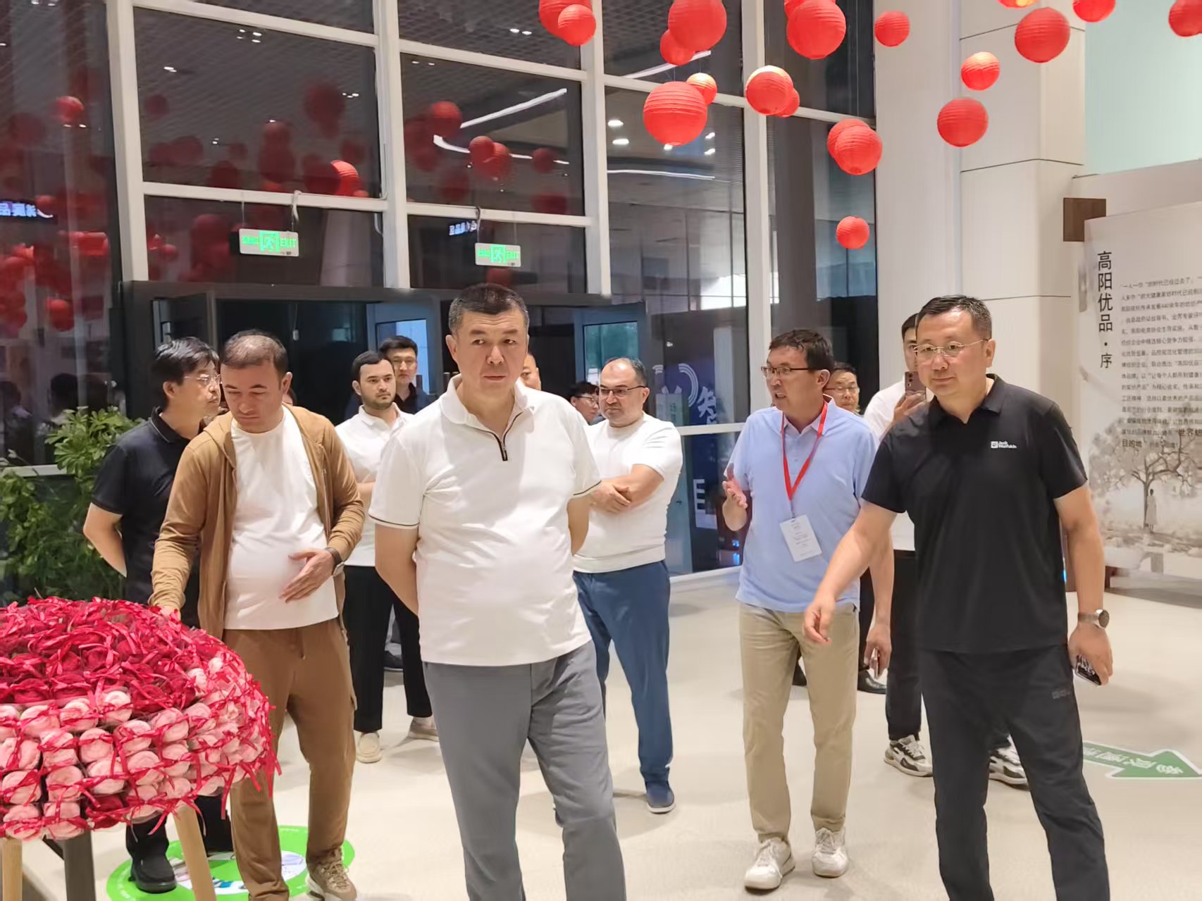 科工局带哈萨克斯坦客商参观